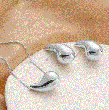 Vintage Pendant Set
